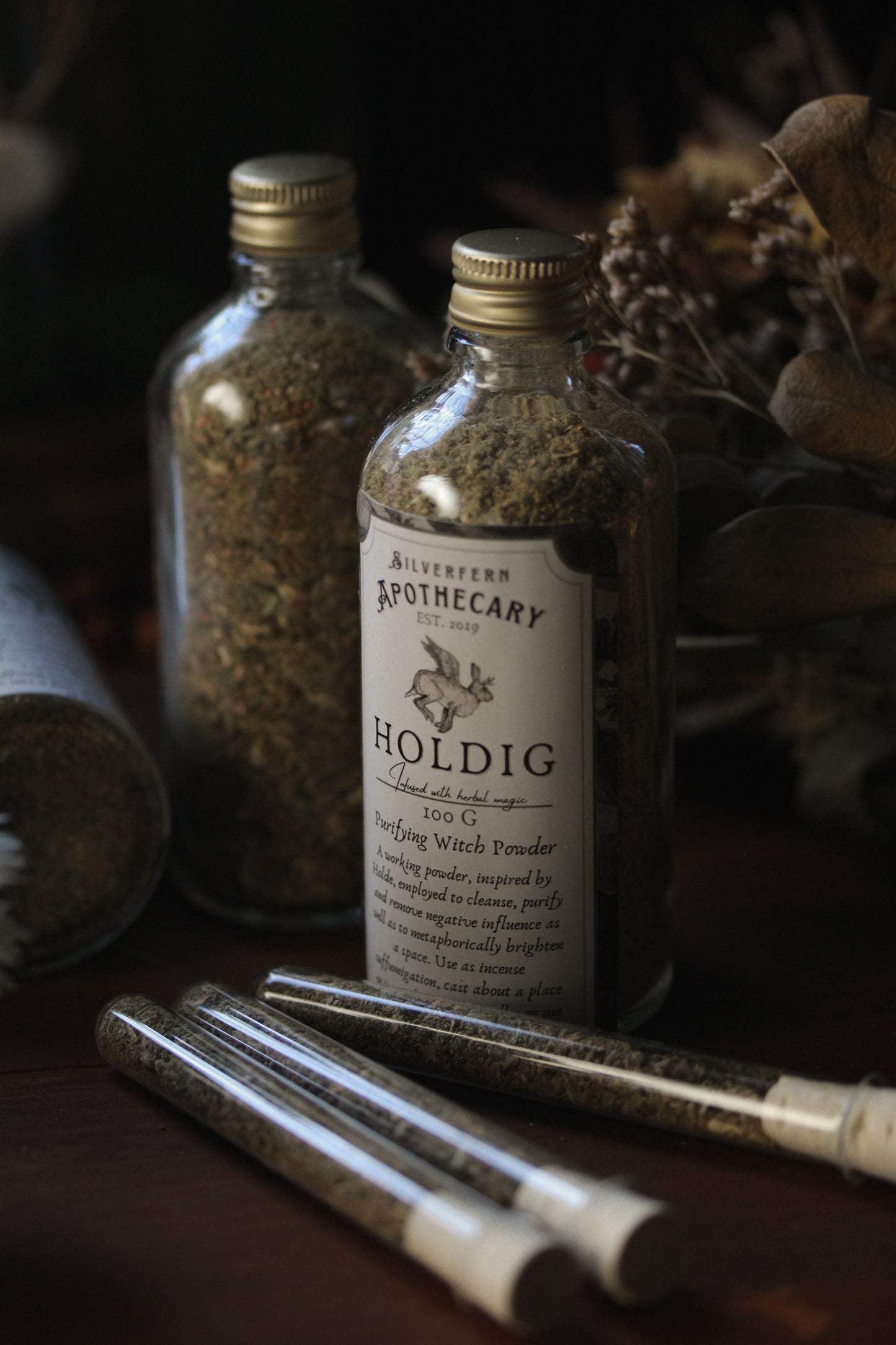 Holdig Witch Powder