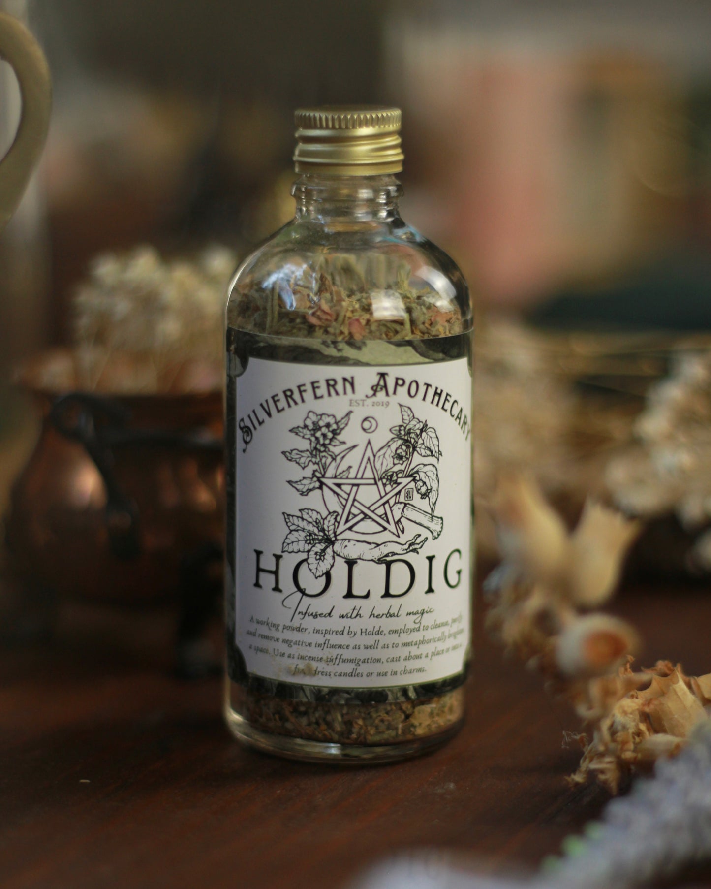 Holdig Witch Powder