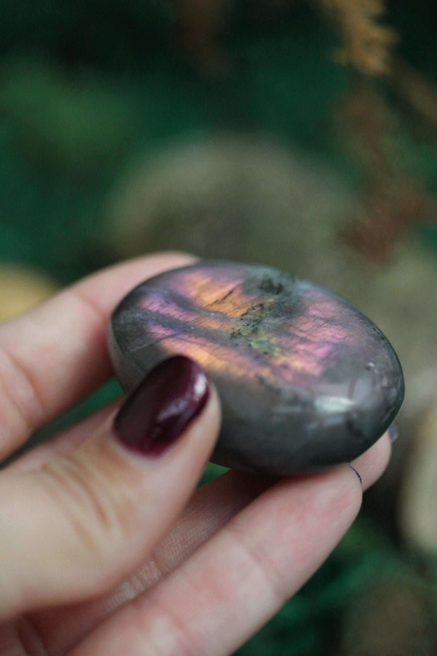 Purple Labradorite Palmstone PLP5