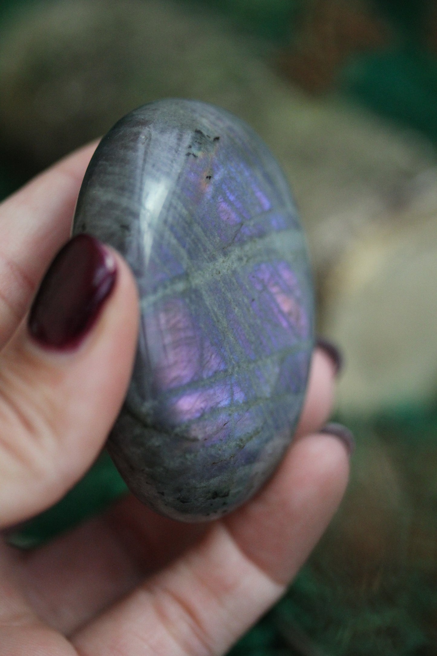 Purple Labradorite Palmstone PLP11