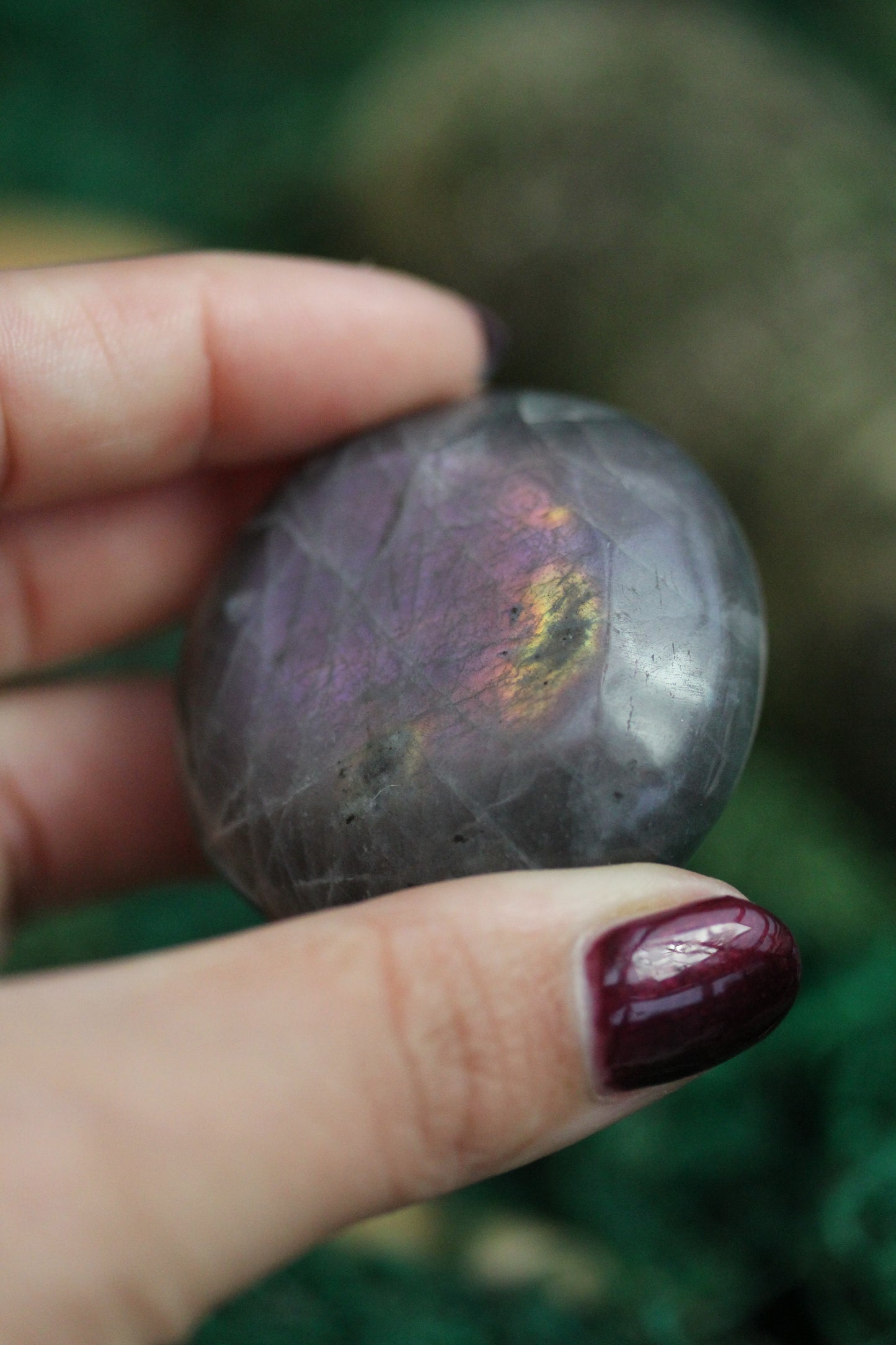 Purple Labradorite Palmstone PLP4