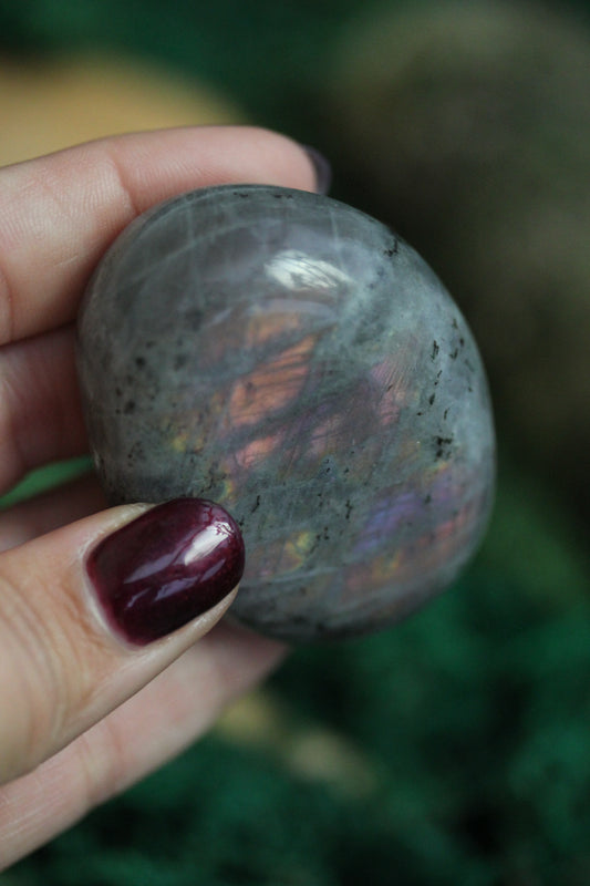 Purple Labradorite Palmstone PLP13