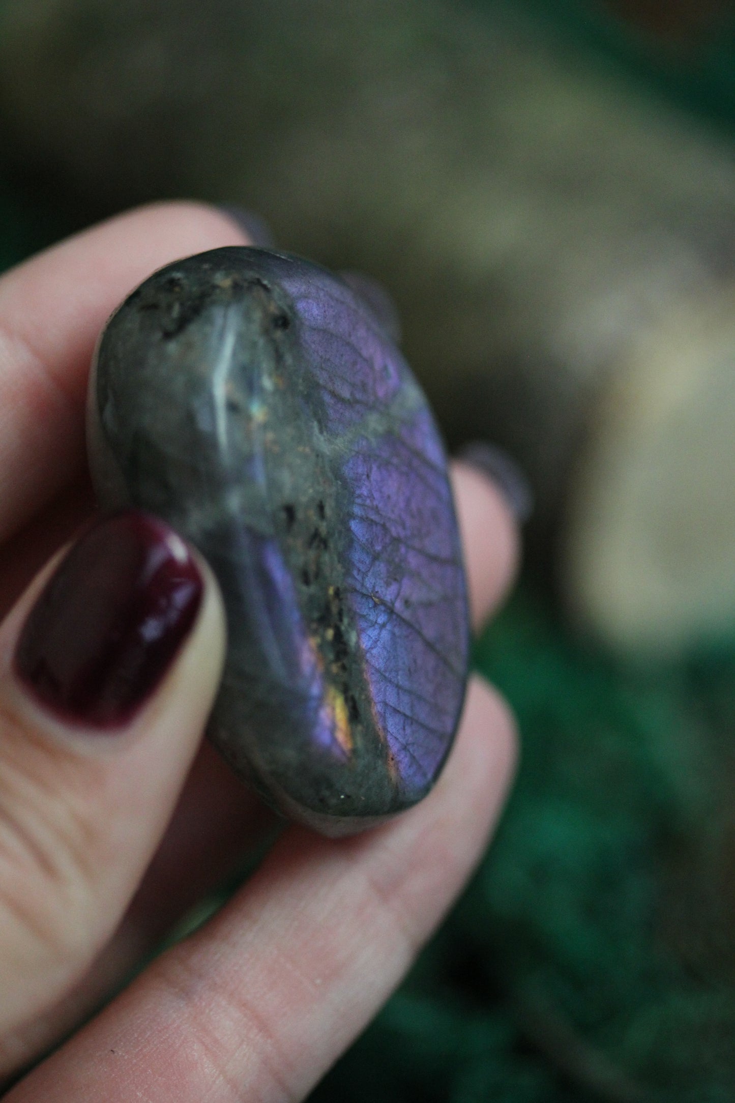 Purple Labradorite Palmstone PLP1
